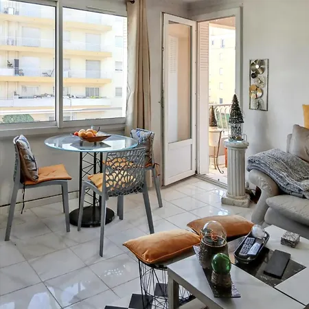 Apartment Spacieux A Avec Terrasse Frejus