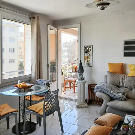 Spacieux A Avec Terrasse * Frejus