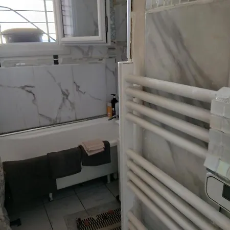 Spacieux A Avec Terrasse Apartment Frejus