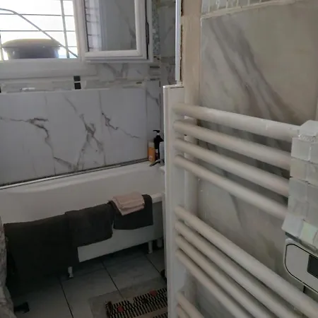 Spacieux A Avec Terrasse Apartment Frejus