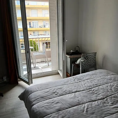 Apartment Spacieux A Avec Terrasse Frejus